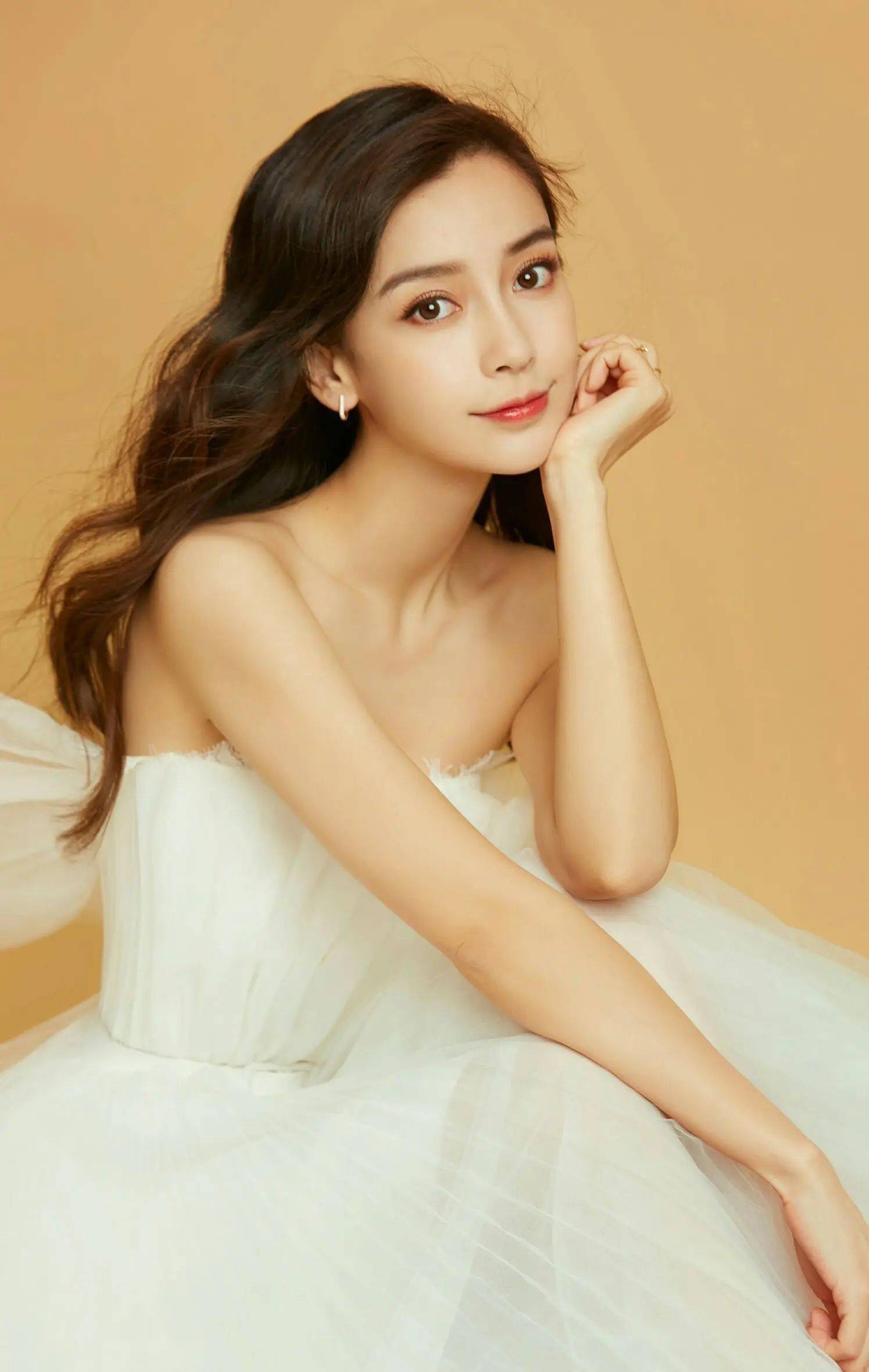 知名内衣品牌急于撇清关系换代言人,此前力挺杨颖