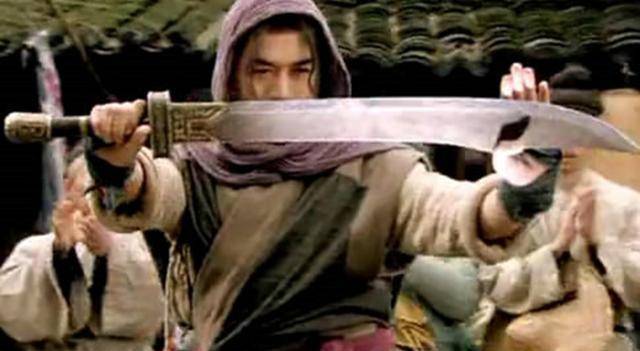 杨志卖刀,一地痞非要见识第三个特点,结果当场倒地身亡_牛二_无赖