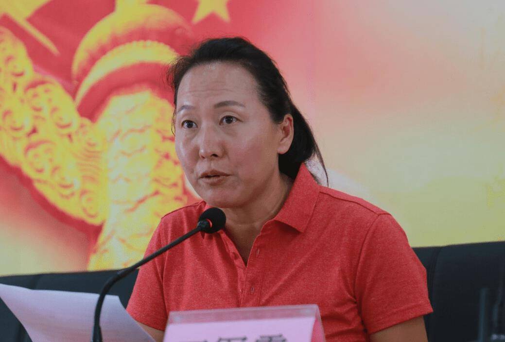 她曾5次打破世界纪录,奥运夺冠后被迫退役,如今3个孩子3个爹_王军霞