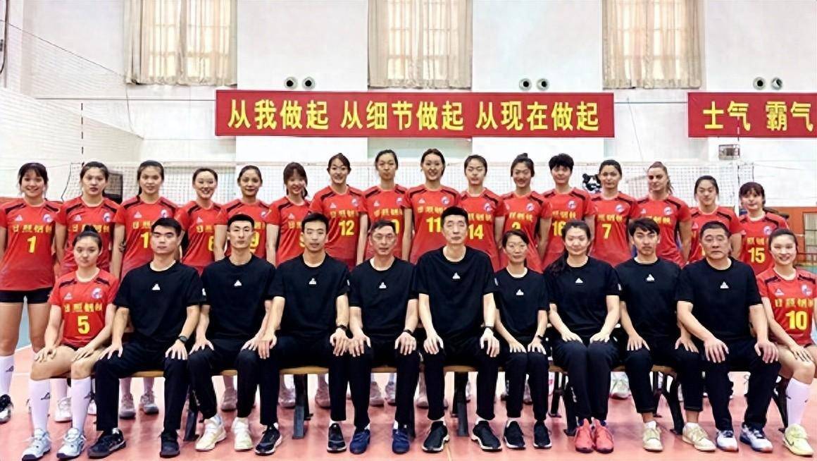 杨方旭作为1994年出生的球员,在接应位置上拥有天赋,身高1米90