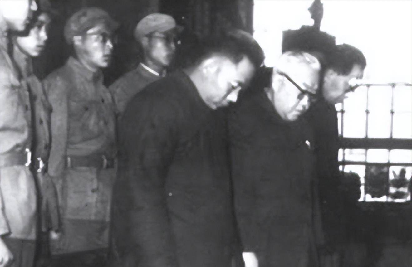 然而,没过几年,"四人帮"就被粉碎了,身为"四人帮"死党的马天水自然是