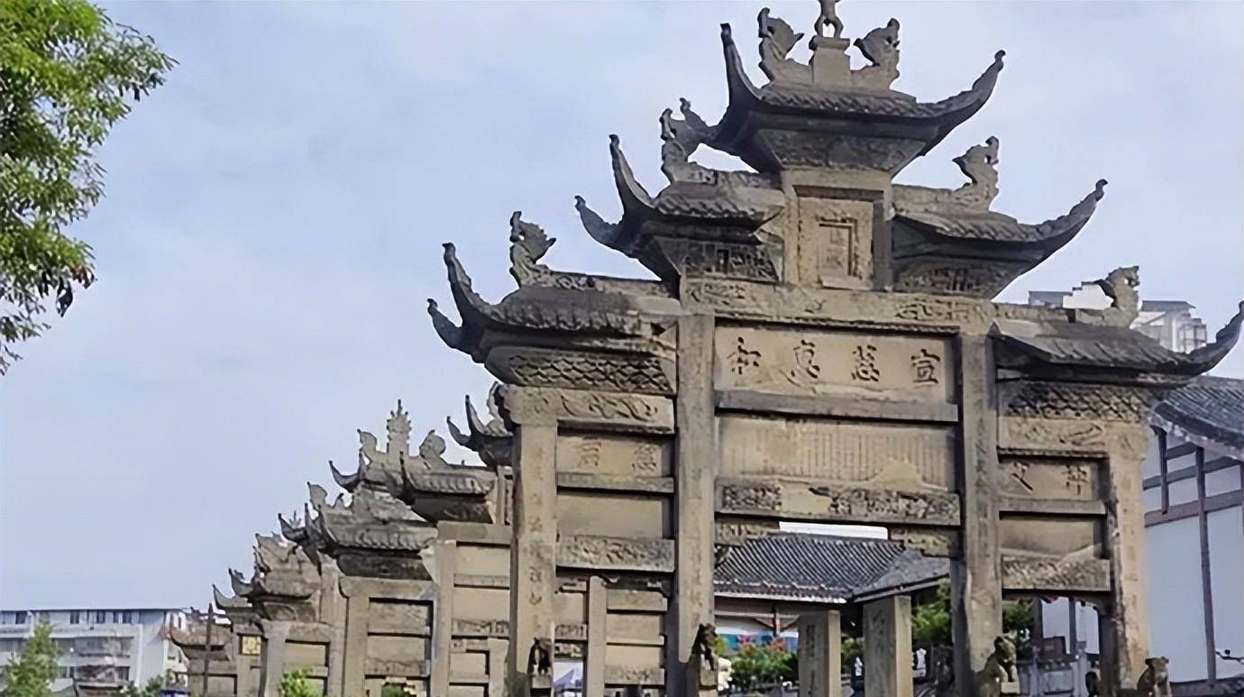 官员死后可以建牌坊吗？一品大员是标配，二品以下的就不一定了