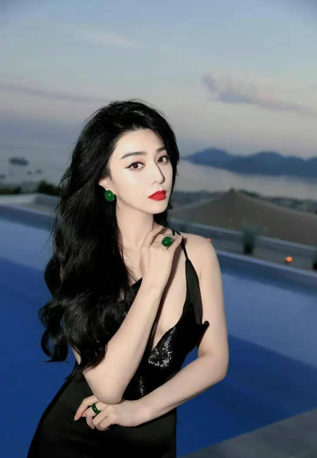 范冰冰黑衣,酷飒魅力轻松驾驭不同风格_黑色_造型_连衣裙