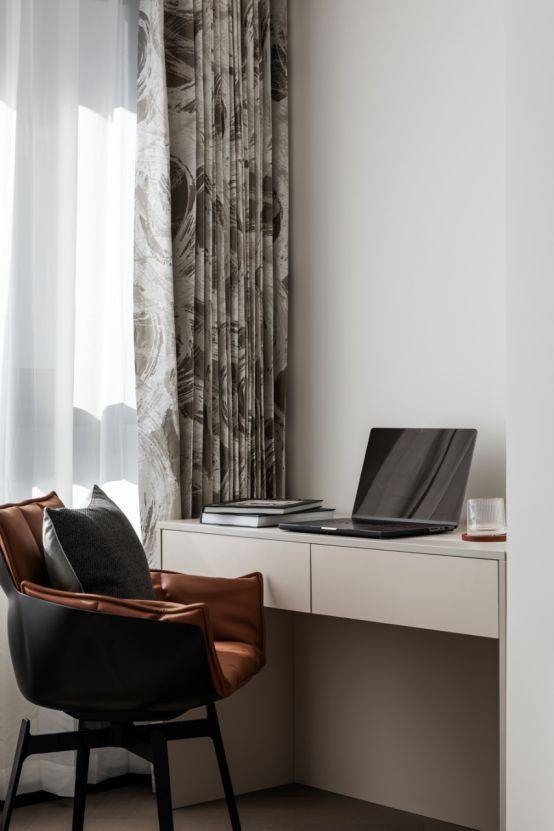 space can showcase different forms of posture, and in the soft