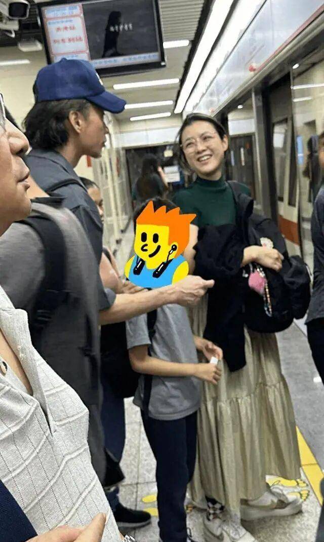 在广东珠三角地区定居的港星可谓多不胜数,当中就包括黎耀祥,麦长青