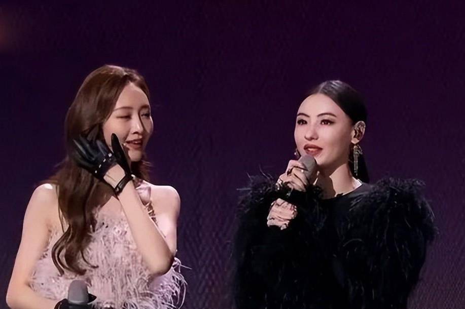 当44岁的胡杏儿和张雨绮娜然同框,才彻底明白,港女的保养真绝