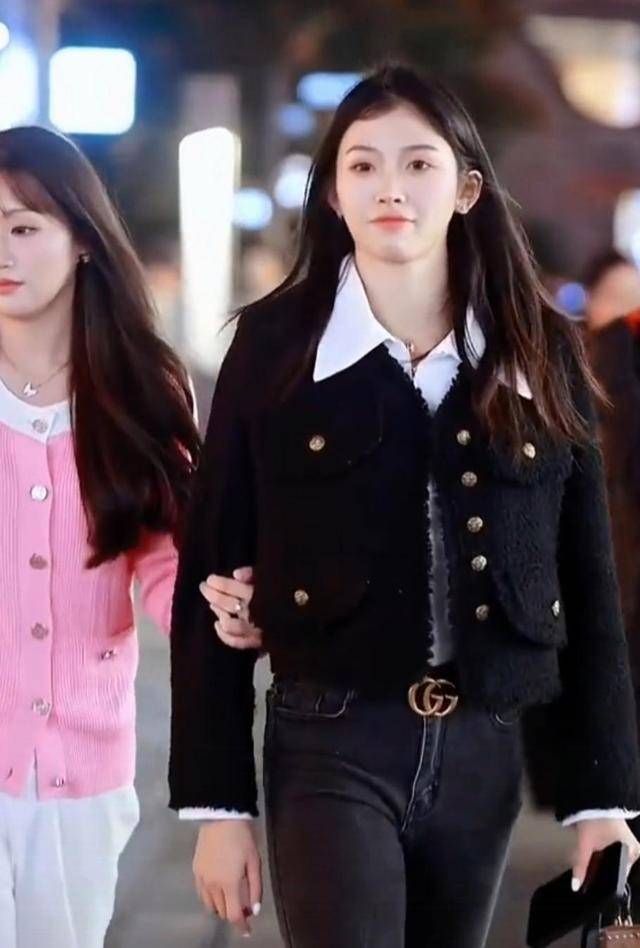 吴艳妮现身成都街头,网友吐槽网红风太重,吴艳妮颜值高_燕妮_成绩