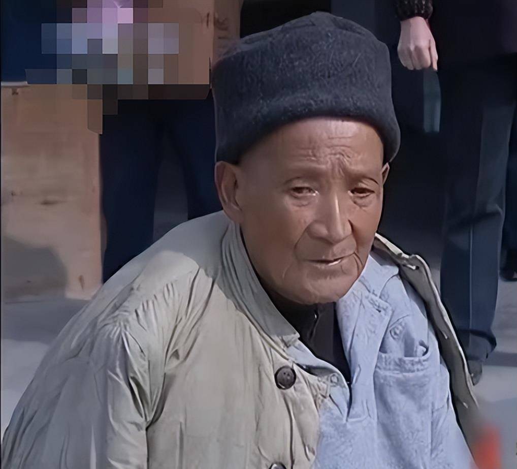 引媒体争相报道,真相出人意料_胡少山_自燃_老人