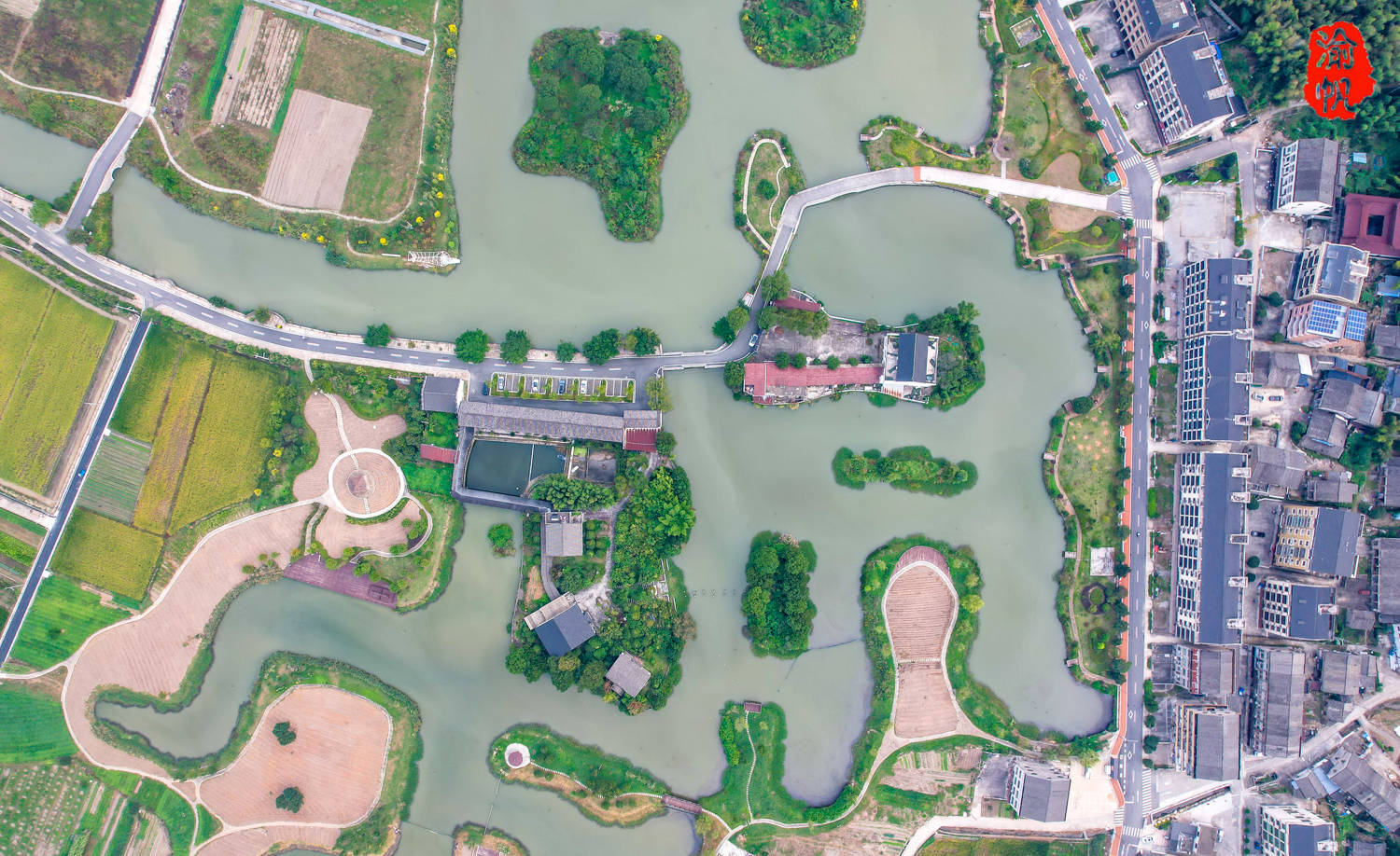 4000万打造的乡村湖泊,被誉为温州迷你版千岛湖_无人机_河道_湖水