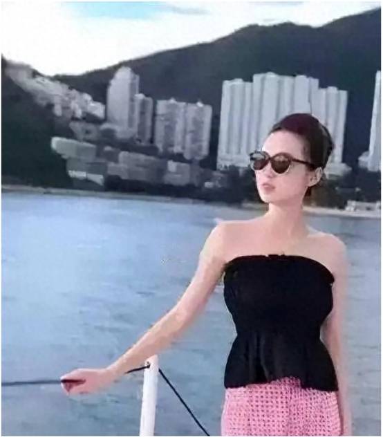 67 恒大美女白珊珊回应:我只是普通舞蹈从业者,豪