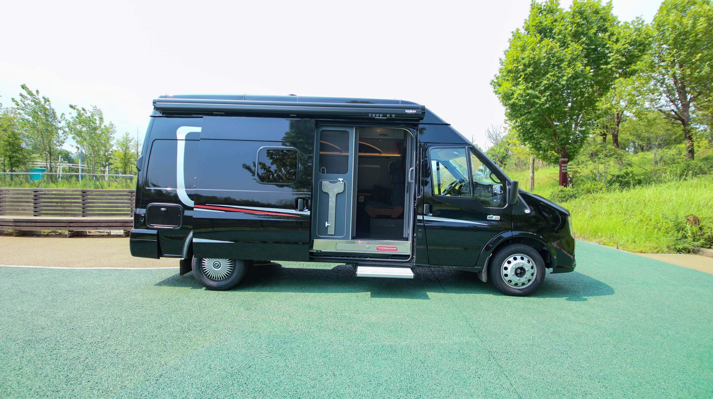 20万左右的福顺房车:女生轻松驾驭的舒适大空间旅居车_搜狐汽车_搜狐