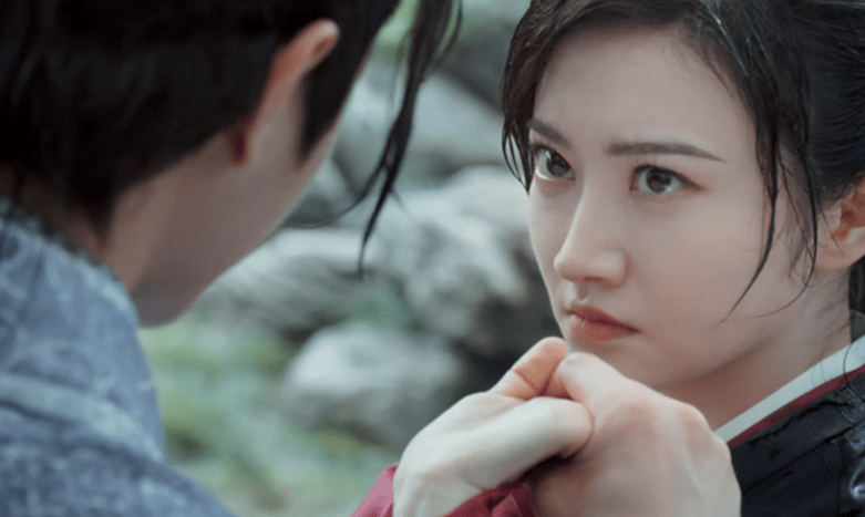 景甜新剧遭辣评:女扮男装敷衍,假睫毛咬唇妆,真拿观众当傻子呢_女人