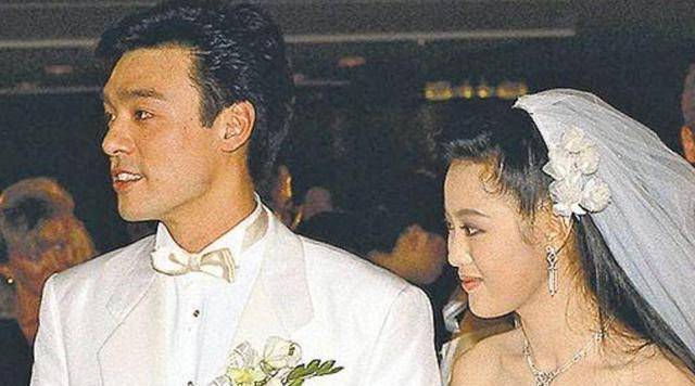 回顾美女演员章小蕙,买垮2任亿万富豪丈夫,如今在抖音直播卖货_钟镇涛