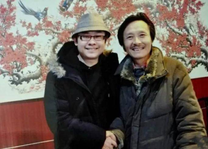 刀郎来到了表哥秦望东家,秦望东一心想着把云朵推荐给表弟刀郎,让刀郎