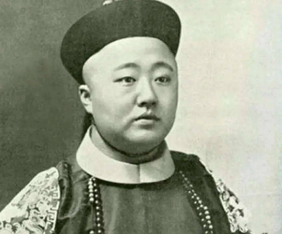 溥仪在得知晏森开始拉黄包车以后,也十分生气,专门写信让晏森去东北