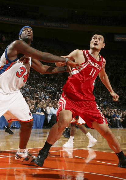 被姚明克制的10位球员,最害怕他的2位球员居然统治联盟10年_詹姆斯