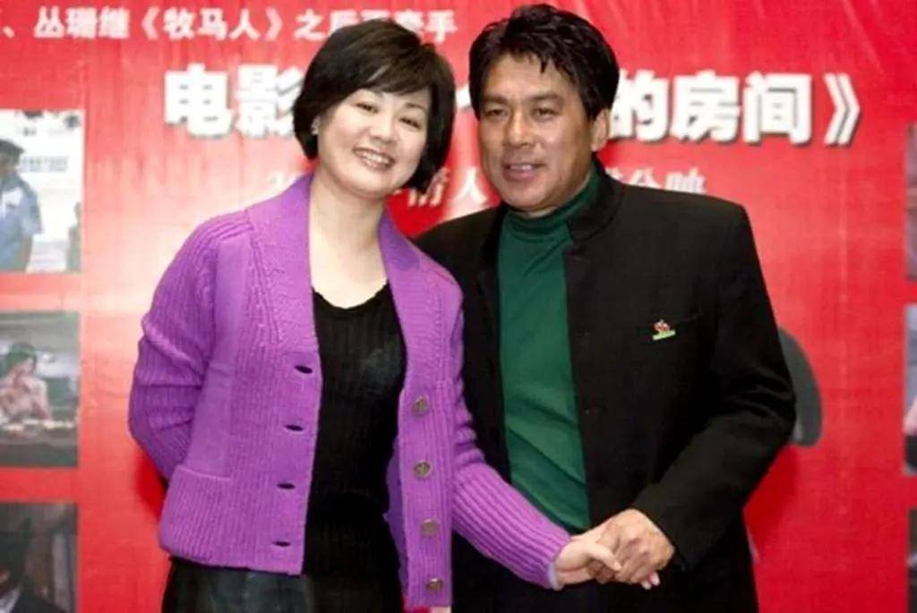 《县委大院》中,曾红极一时的丛珊,张世会,严晓频跑龙套,束手无措