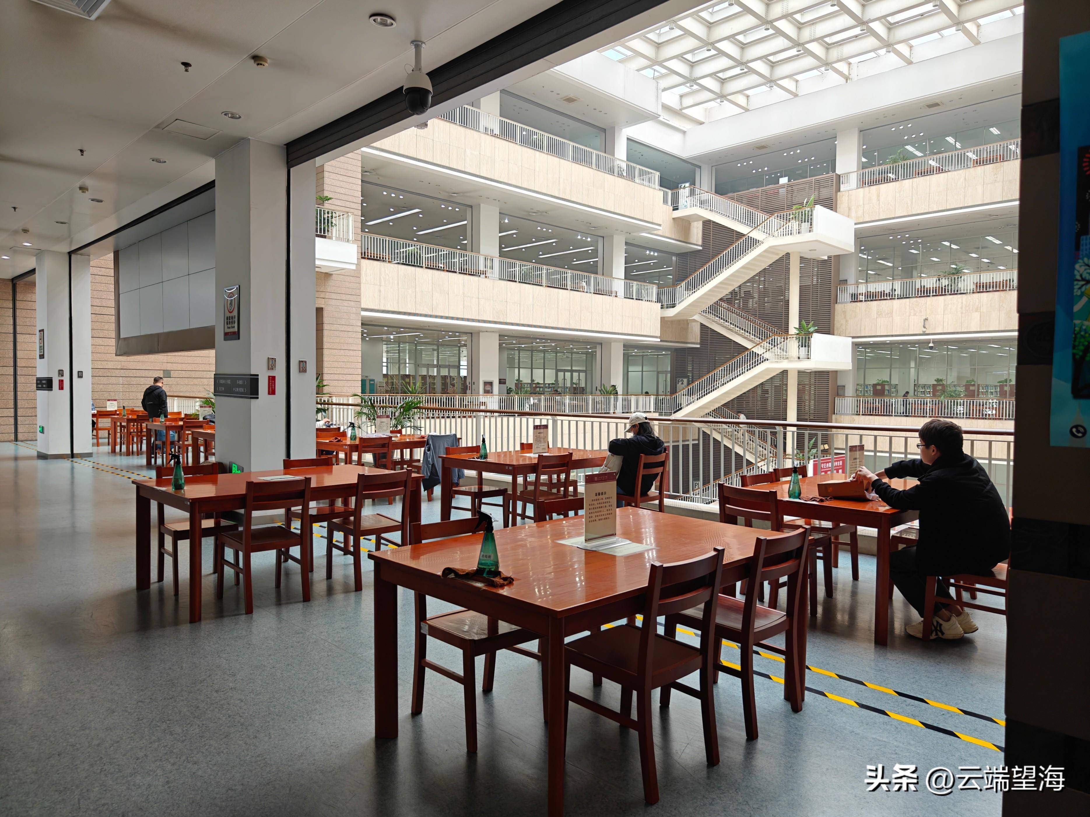 云游河北省图书馆学习氛围到位,效率倍增_石家庄_手机_读者