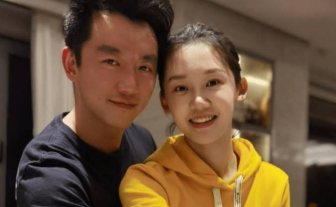 苗苗计划生四胎,为栓牢郑恺连事业都不要了_孩子_冯小刚_程晓玥