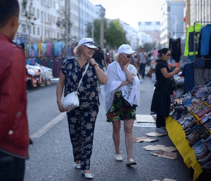 俄罗斯人在黑河享受互联生活直称幸福,这就是中国的魅力!