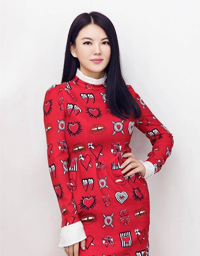 北京时间11月11日中午,著名主持人李湘传来最新消息!_中国_李响_李想