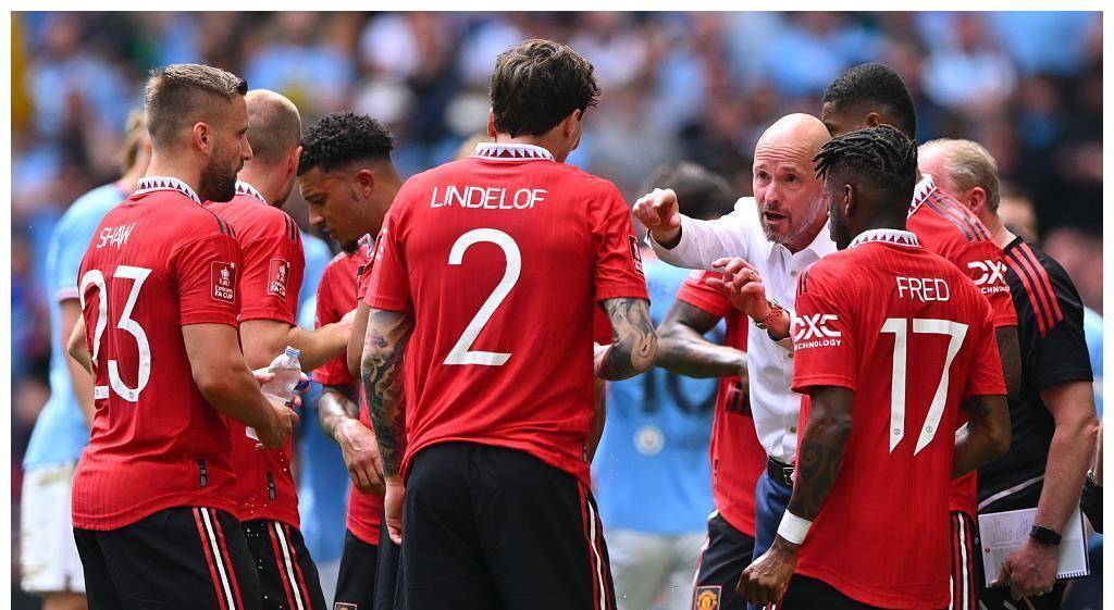 曼联赚了很多钱.新合同太慷慨了,金额已经超过巴萨.