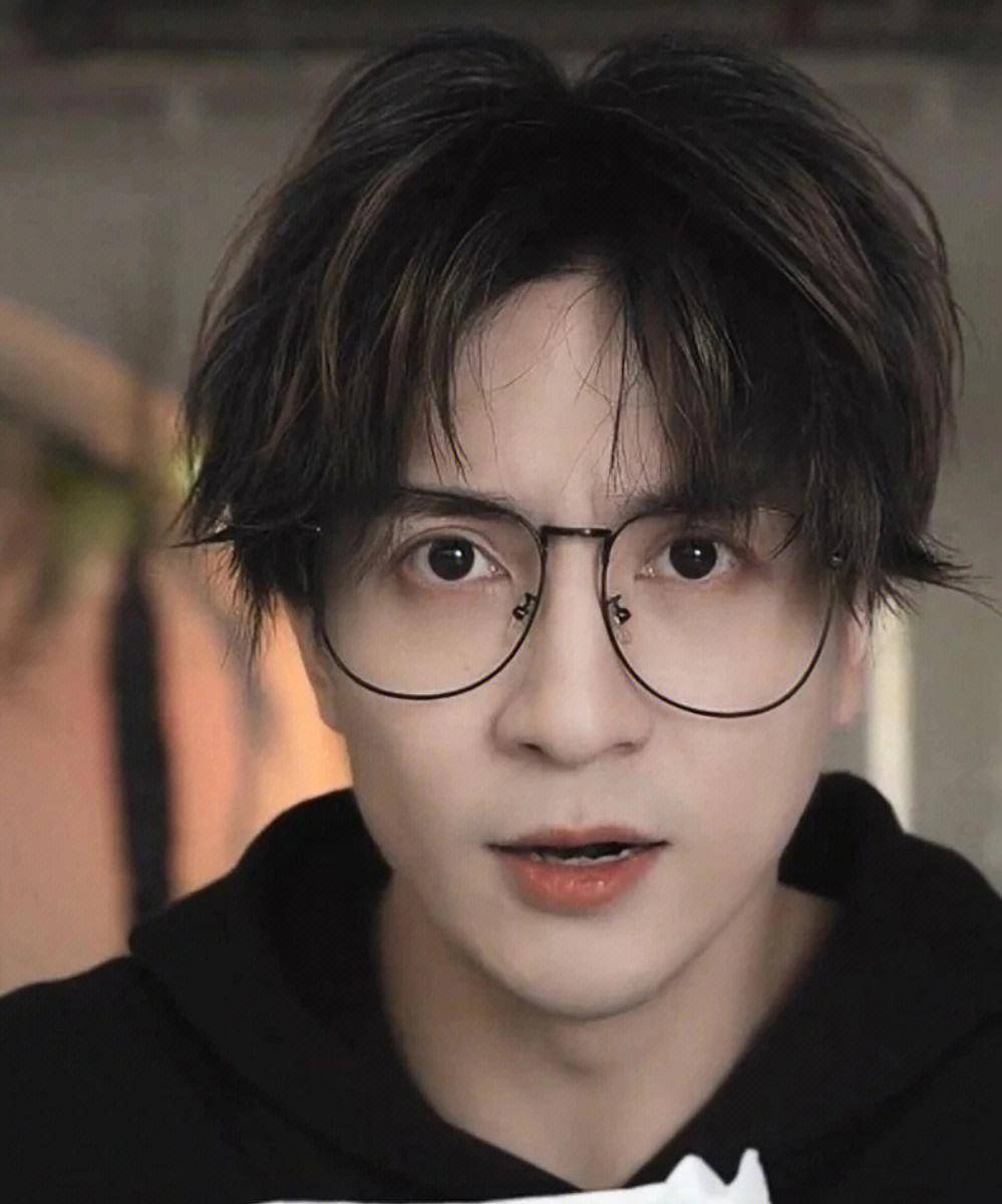 北京时间11月11号下午,著名歌手薛之谦最新消息!_音乐界_社会_影响力