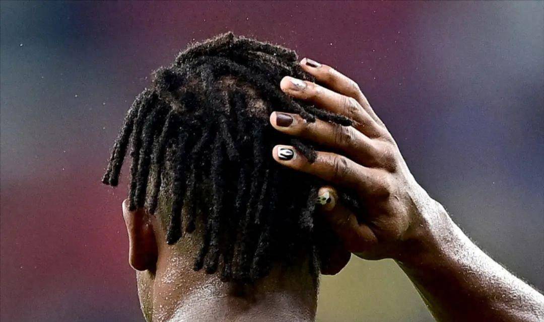 华丽,blingbling 的美甲现在是大男子主义男士的最爱吗?