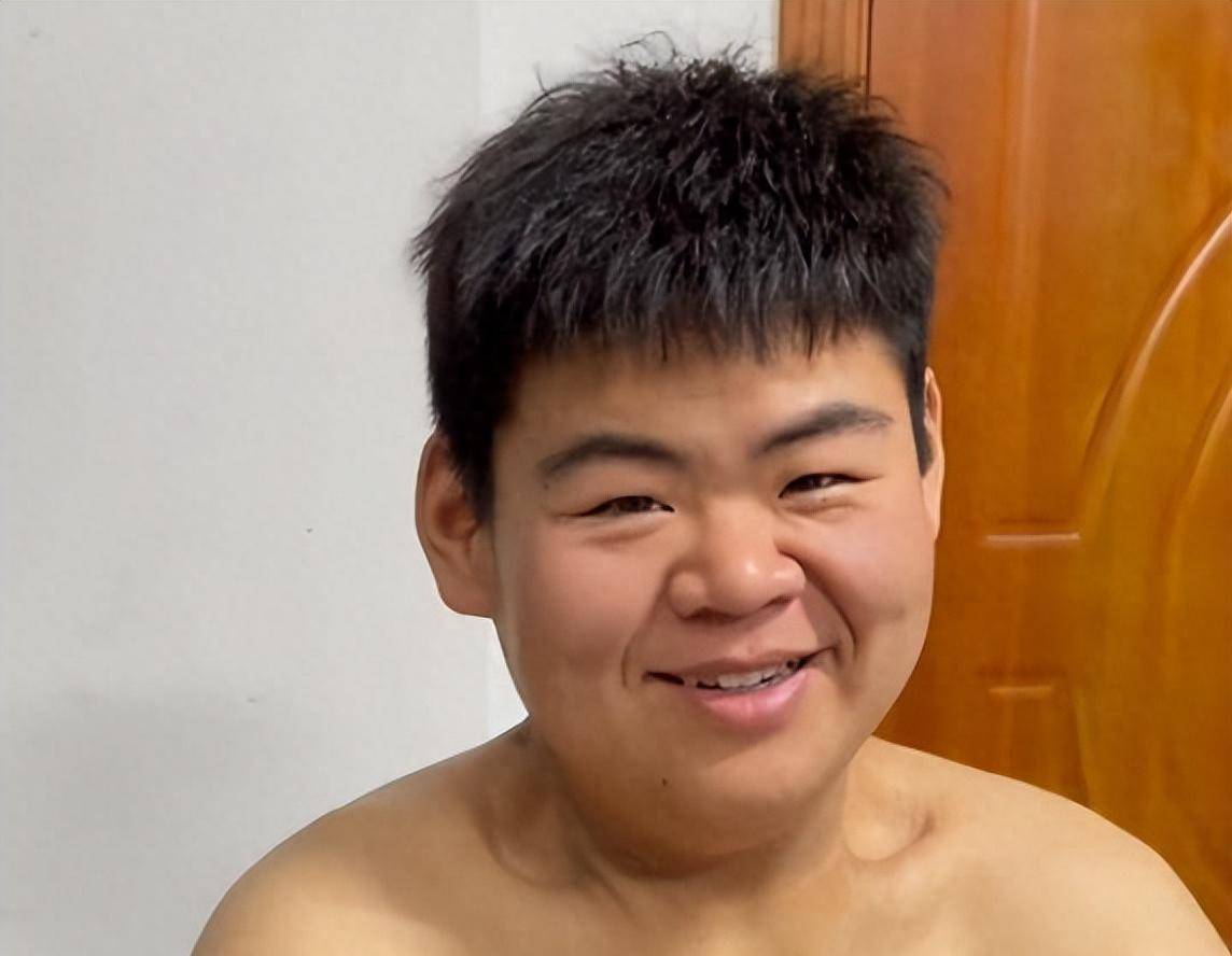 "中国首胖"王浩楠,为爱切胃暴瘦480斤,成名后出轨与娇妻离婚_王浩南