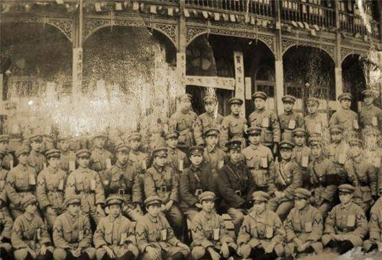 巾帼英雄游曦,首批黄埔军校毕业女军官,广州起义19岁时壮烈牺牲_敌人