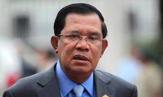 西哈莫尼国王英俊斯文,还比得上首相帅气吗?