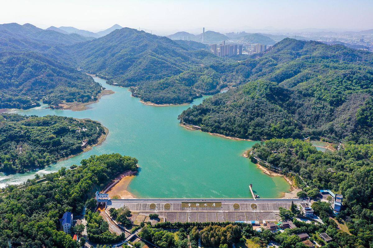 温州市乐清市钟前水库风景宜人