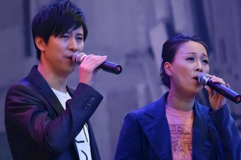 解晓东近况流出,与阎维文朱时茂聚餐,喝12元饮料引热议_音乐_章子怡