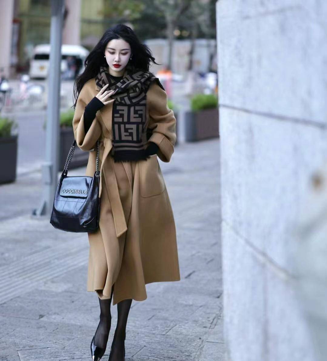 满大街都是"御姐名媛风"打扮,个个洋气好看_look_黑色_风格