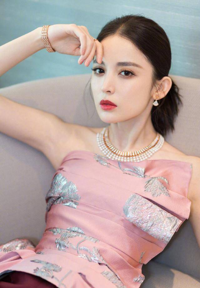 27岁古力娜扎气质有多好?