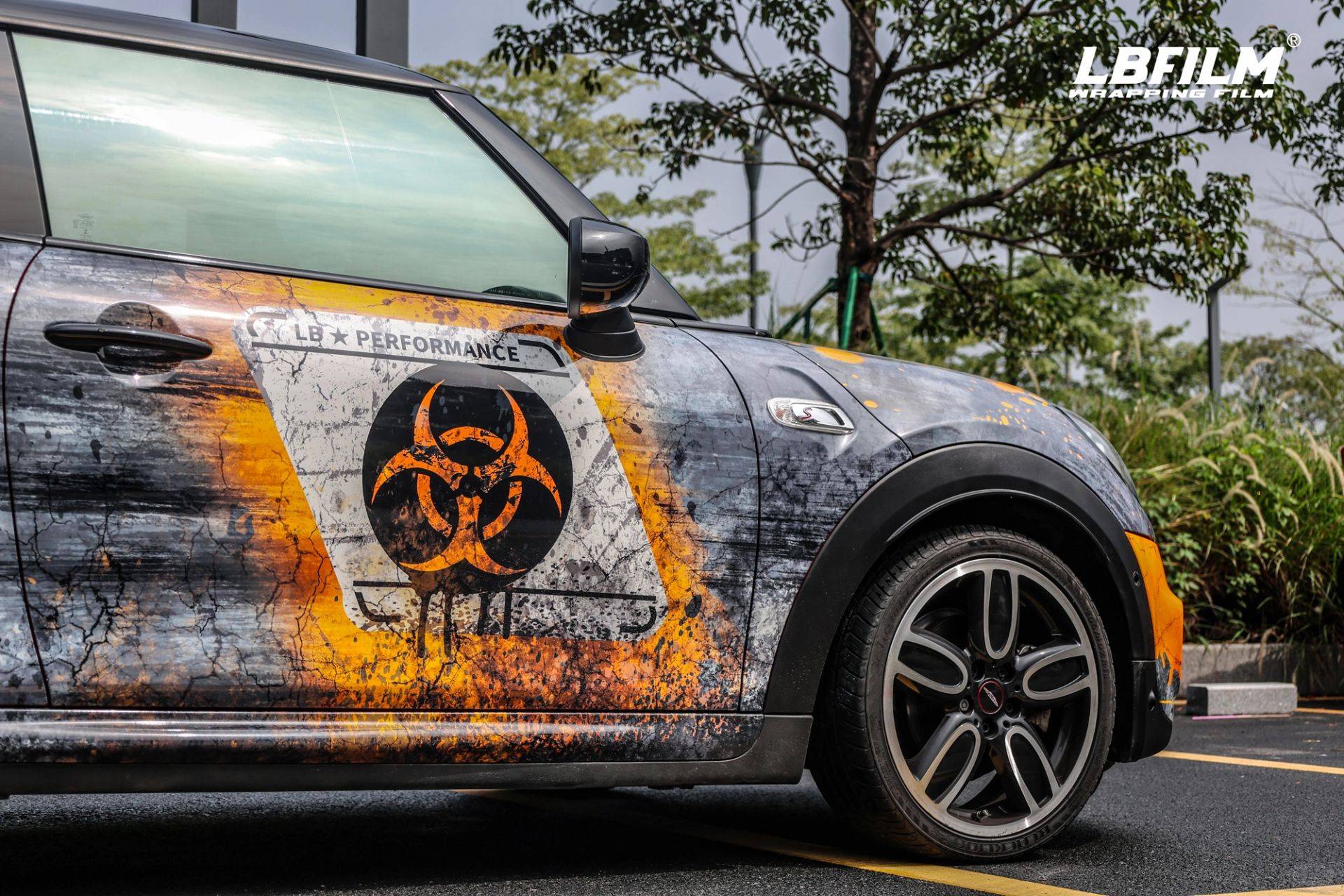 宝马mini-lb改色膜末日生化涂装,直接让电影照进现实_彩绘_程度_标志