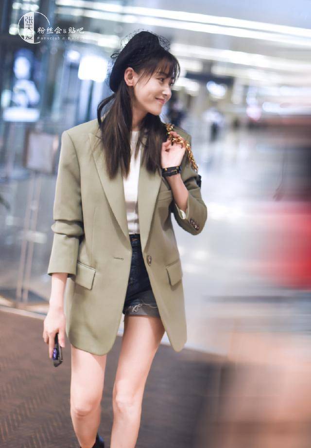 张天爱是有多瘦?这么紧的裤子都能穿进去,网友:千万别再瘦了!