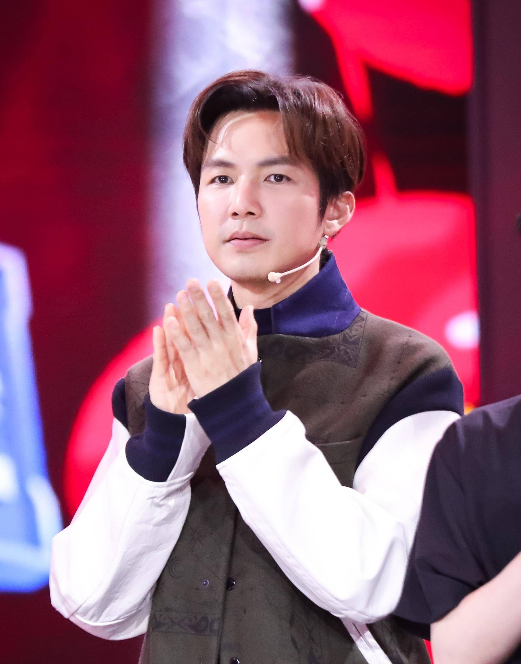 网传钟汉良又要演古偶,女主还小他18岁_合作_袁冰妍_转型