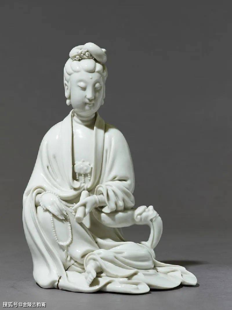 "最美中国白"拍出1633万天价,国宝级德化白瓷观音坐像赏析_cm_何朝宗