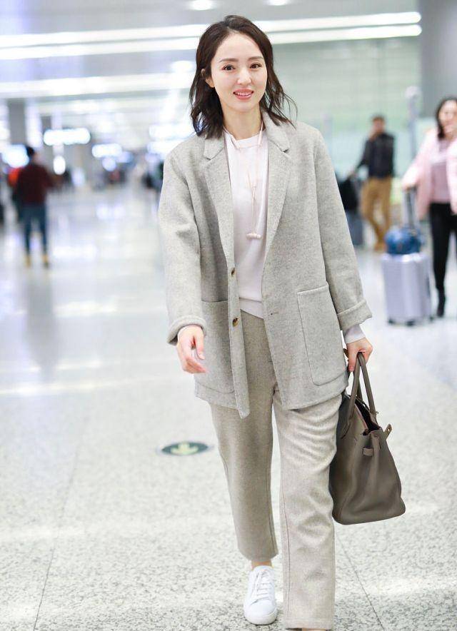 好啦,造型师何有强就为大家推荐到这,人你也非常的喜欢董璇的发型