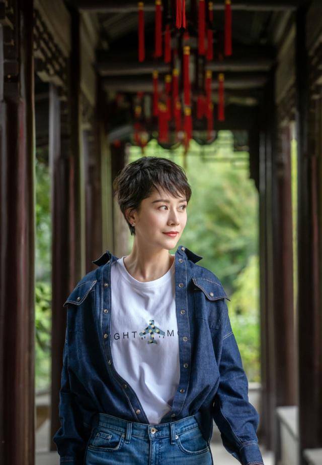 41岁海清剪短发显小20岁,自己剪变大妈发型,了解几点也能变年轻_造型