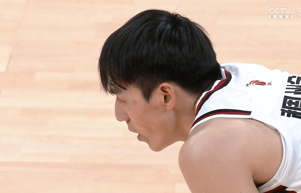 浙江德比大战,孙铭徽怒砍37分率队大逆转,吴前空砍20分_胡金秋_嘉豪