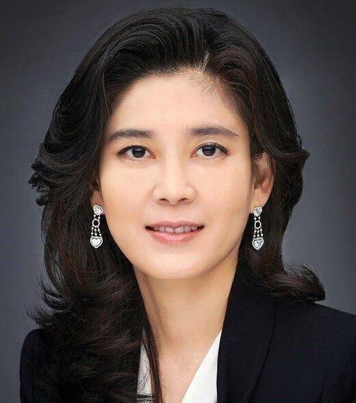 打击太大李富真变憔悴,李在镕霸气出场地位稳_西装_衬衫_款式