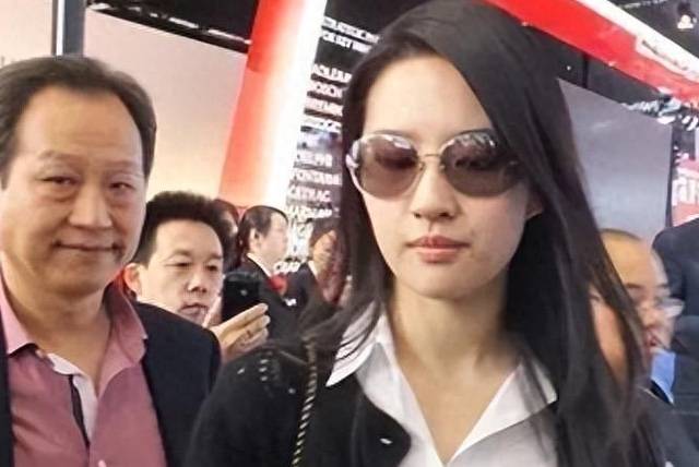 豪门纷争:揭秘许家印和多位女明星的绯闻_花哥_娱乐_故事
