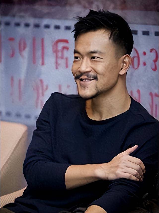 廖凡的突破性作品可以追溯到《让子弹飞》中的郝斯文,但真正让他成为