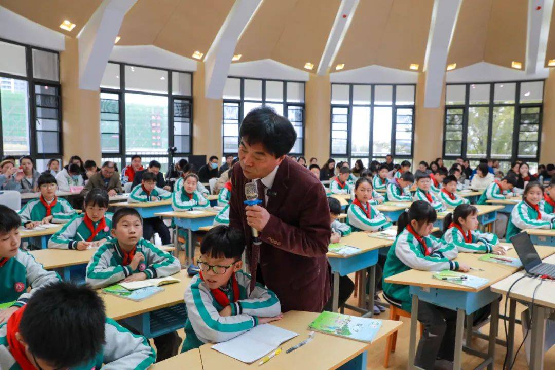 全国著名特级教师华应龙在滁州外国语学校示范讲学_基础教育_课堂