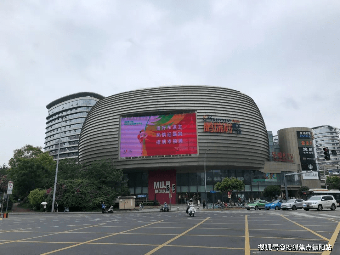 包括中铁西城新天地,西环广场,鹏瑞利青羊广场在内的商业体,经过业态