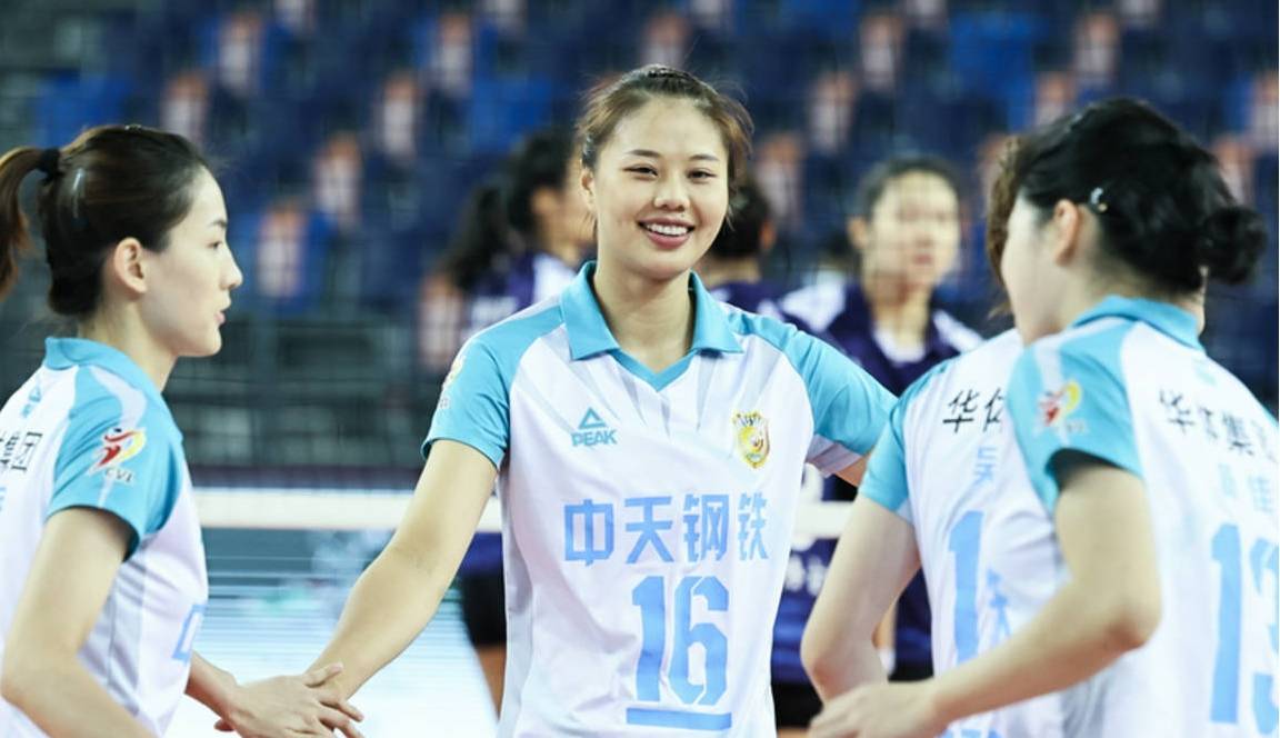 至于在自由人位置上,江苏女排的主力倪非凡也曾短暂在国家队担任过