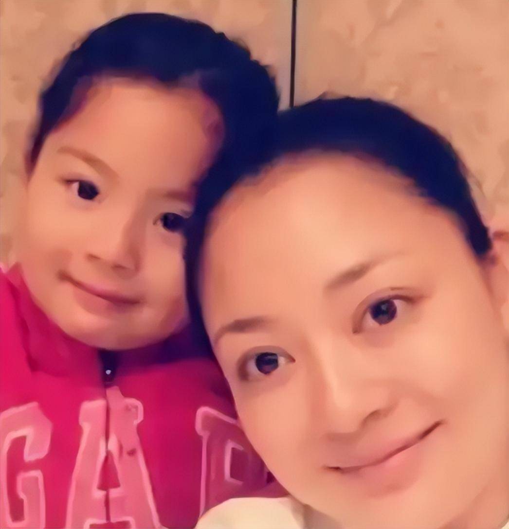 连奕名:与陈佳妍分手后,火速再婚杨若兮,今前妻红了,他糊了_爸爸_京剧