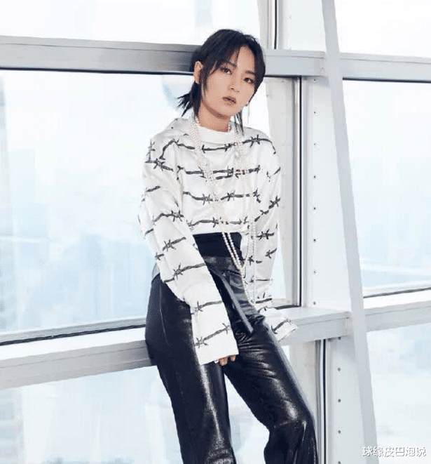 周笔畅另类的美,让人不知道如何表达,和漂亮有一定联系_时尚_风格